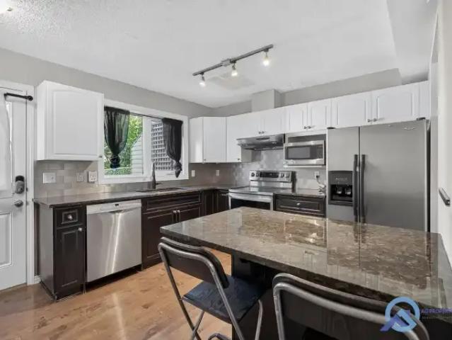 Townhouse 2 Bedroom For Rent Edmonton AB 2200 ES105505802