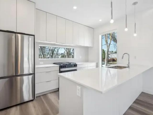 Townhouse 2 Bedroom For Rent Edmonton AB 2250 ES105327014