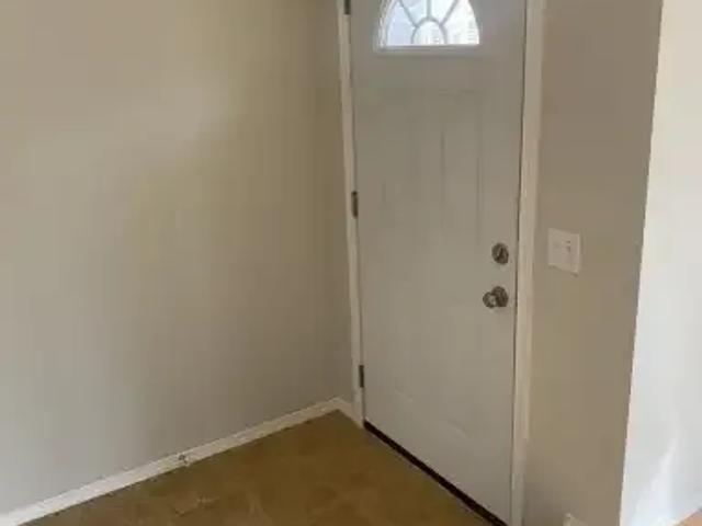 Townhouse 2 Bedroom For Rent High River AB 2050 ES105486067