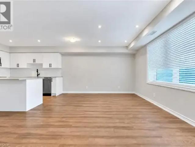 Townhouse 2 Bedroom For Rent Kitchener ON 2000 ES105654267