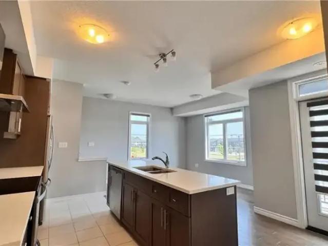 Townhouse 2 Bedroom For Rent Kitchener ON 2100 ES105486672