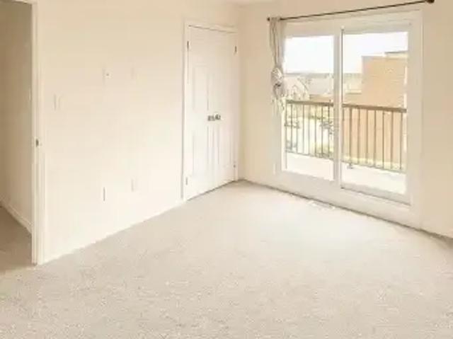 Townhouse 2 Bedroom For Rent Kitchener ON 2200 ES105526243