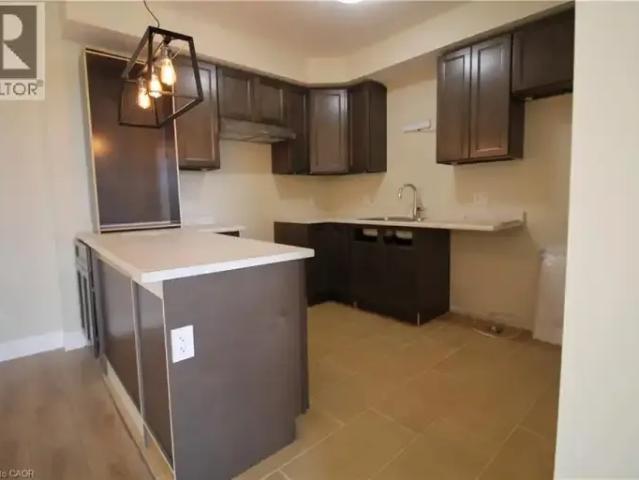 Townhouse 2 Bedroom For Rent Kitchener ON 2250 ELS104876991