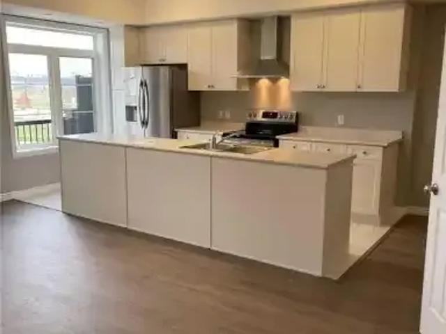 Townhouse 2 Bedroom For Rent Kitchener ON 2500 ES105623772