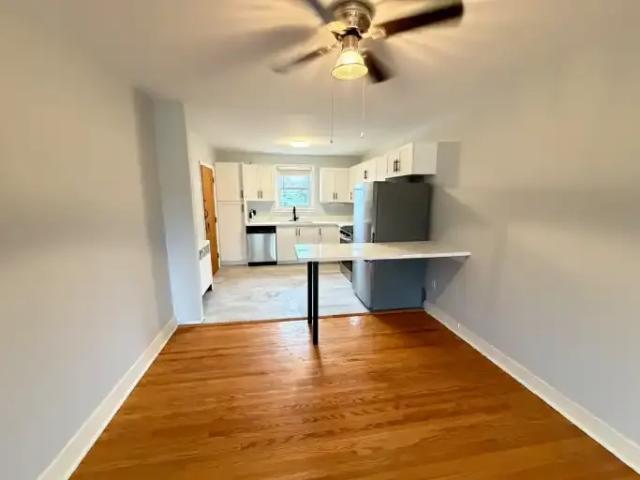 Townhouse 2 Bedroom For Rent Peterborough ON 1795 ES105467100