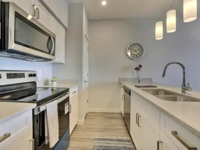 Townhouse 2 Bedroom For Rent Regina SK 1895 ES104036236