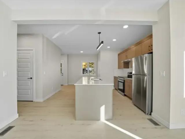 Townhouse 2 Bedroom For Rent Red Deer County AB 1650 ES105022931