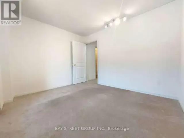 Townhouse 2 Bedroom For Rent Richmond Hill ON 2250 ES105119002