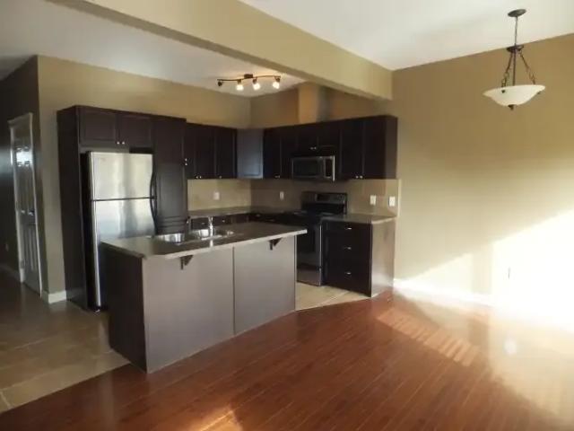 Townhouse 2 Bedroom For Rent Stony Plain AB 1895 ES105601851