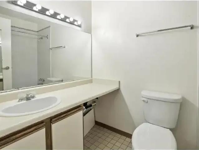 Townhouse 2 Bedroom For Rent Surrey BC 2800 ES103091718