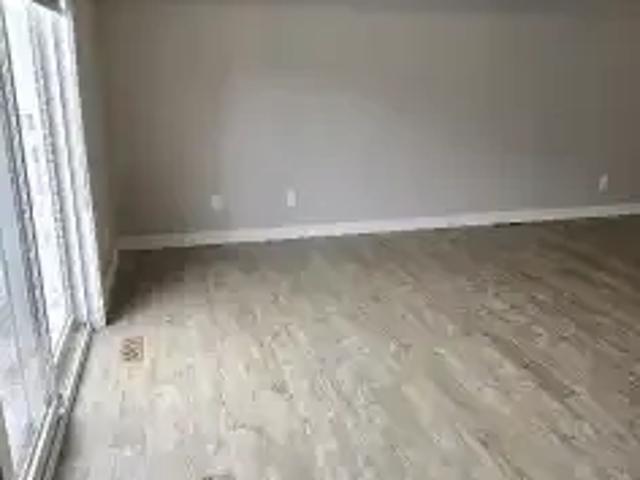 Townhouse 2 Bedroom For Rent Sylvan Lake AB 1900 ES105715677