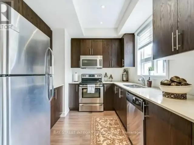 Townhouse 2 Bedroom For Rent Vaughan ON 2800 ES103652867