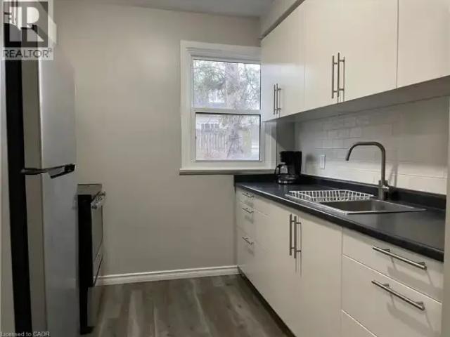 Townhouse 2 Bedroom For Rent Waterloo ON 2500 ES103119166