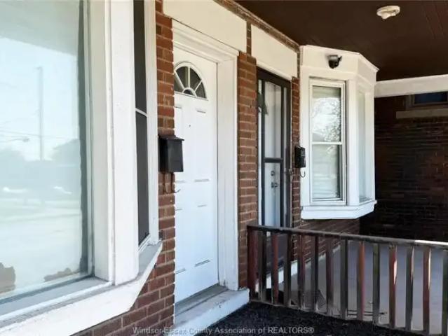 Townhouse 2 Bedroom For Rent Windsor ON 2049 ES103879754