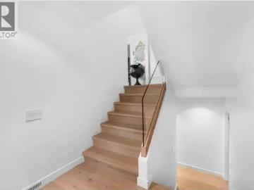 Townhouse 4 Bedroom For Rent North Vancouver BC 6500 ES103011976