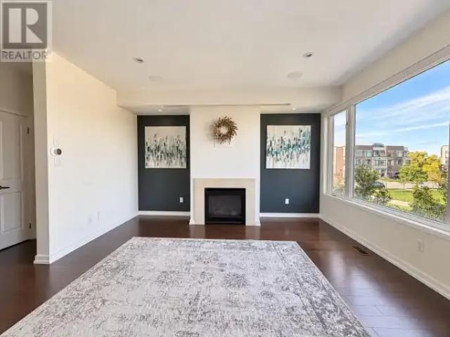 Townhouse 4 Bedroom For Rent Oakville ON 3900 ES105565570