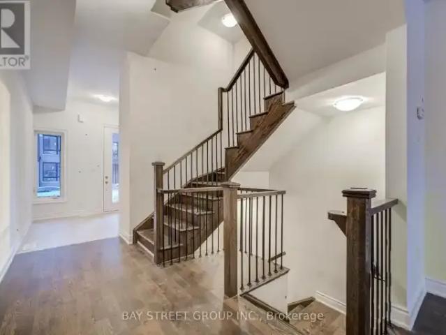 Townhouse 4 Bedroom For Rent Oakville ON 4000 ES105135785