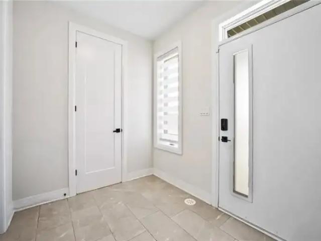 Townhouse 4 Bedroom For Rent Oakville ON 4100 ES105151043