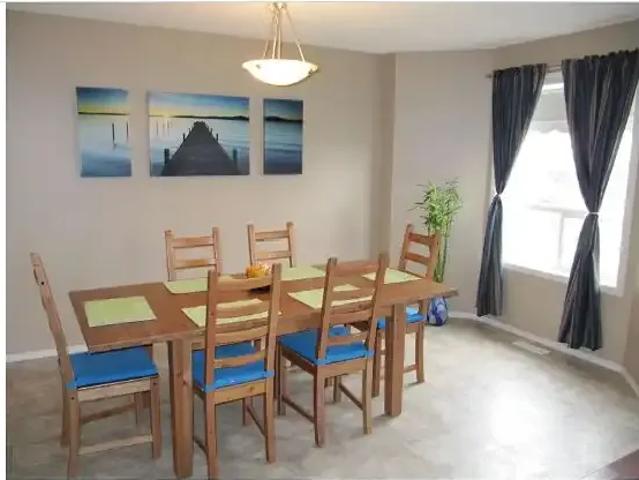 Townhouse 4 Bedroom For Rent Airdrie AB 2250 ES105804407