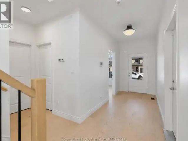 Townhouse 4 Bedroom For Rent Amherstburg ON 3200 ES105738064