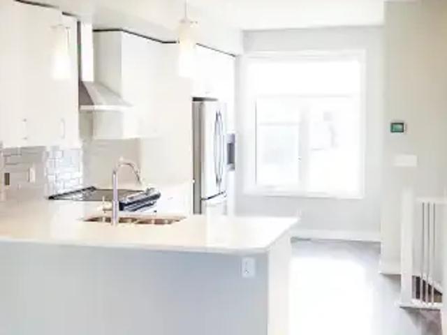 Townhouse 4 Bedroom For Rent Calgary AB 2300 ES105135581