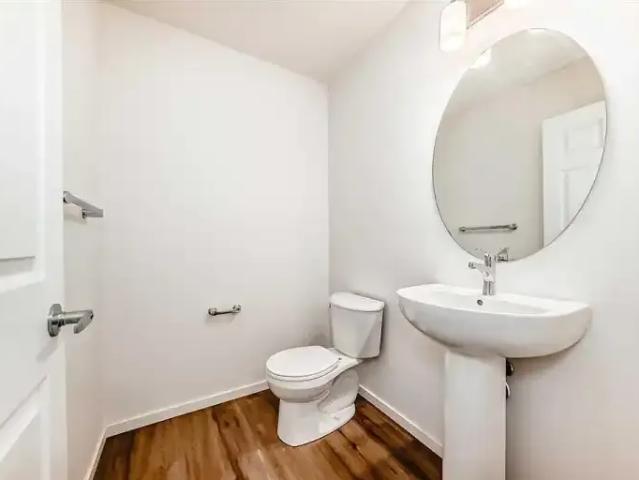 Townhouse 4 Bedroom For Rent Calgary AB 2700 ES105150825