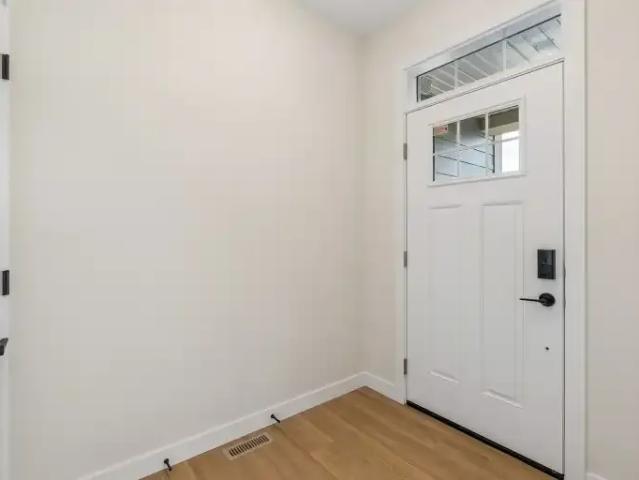 Townhouse 4 Bedroom For Rent Calgary AB 2800 ES105526034