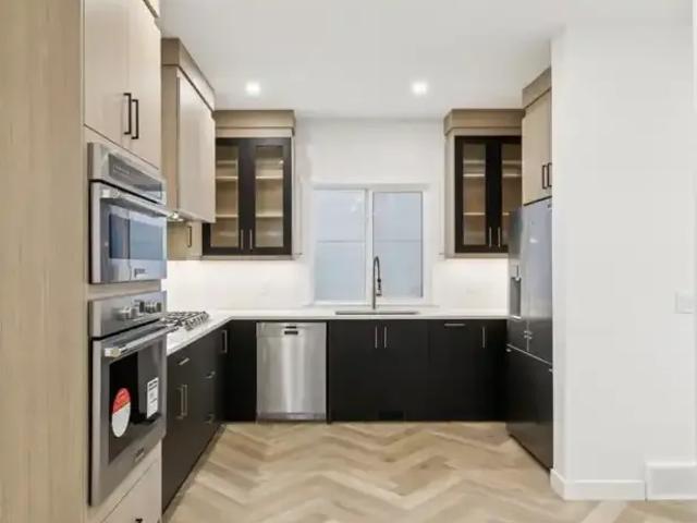 Townhouse 4 Bedroom For Rent Calgary AB 3400 ES105150823