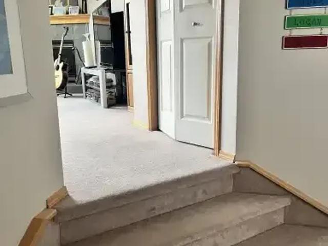 Townhouse 4 Bedroom For Rent Cochrane AB 2800 ES105167328