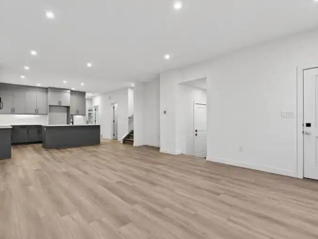 Townhouse 4 Bedroom For Rent Edmonton AB 2400 ES103958473