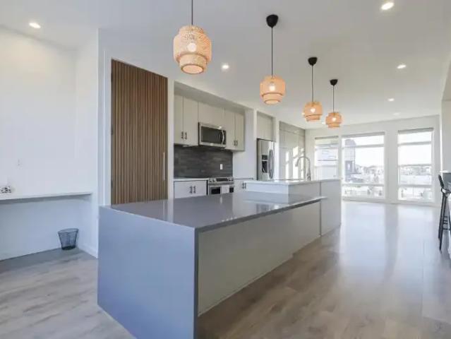 Townhouse 4 Bedroom For Rent Edmonton AB 2195 ELS104256980