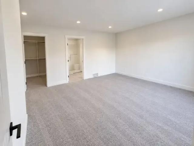 Townhouse 4 Bedroom For Rent Edmonton AB 2350 ES105602111