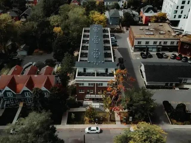 Townhouse 4 Bedroom For Rent Kingston ON 4300 ES99824679