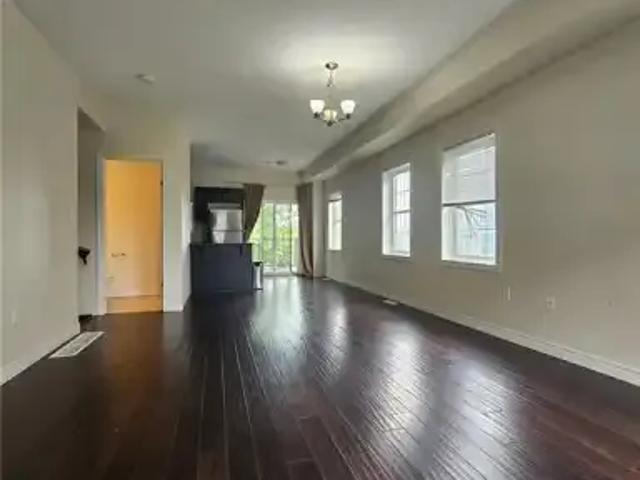 Townhouse 4 Bedroom For Rent Kitchener ON 2700 ES105654237