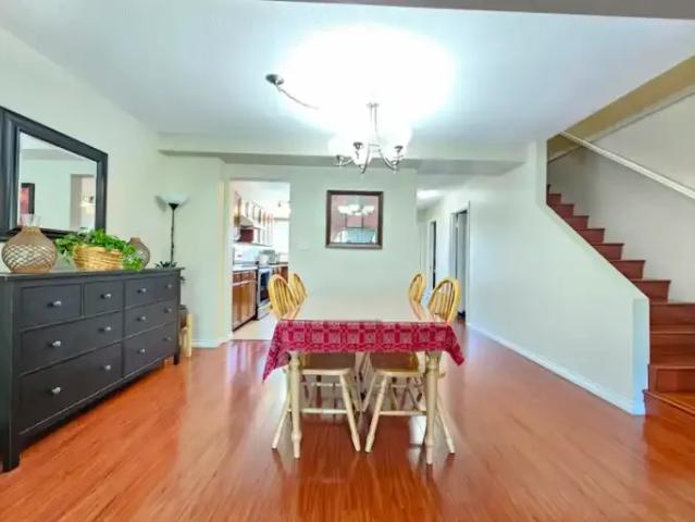 Townhouse 4 Bedroom For Rent Surrey BC 2950 ES105543260