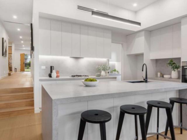 Townhouse 4 Bedroom For Rent TEMPLESTOWE VIC 1650000 ES84548512