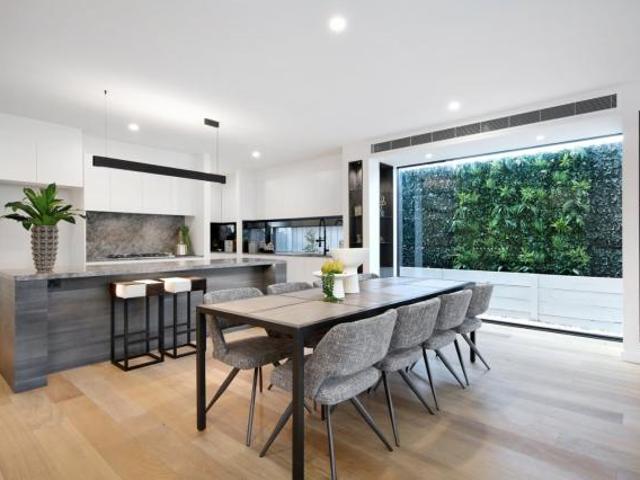 Townhouse 4 Bedroom For Rent TEMPLESTOWE VIC 2100000 ES80411095