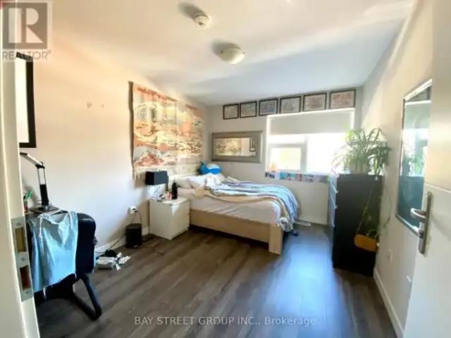 Townhouse 4 Bedroom For Rent Waterloo ON 1050 ES101877548