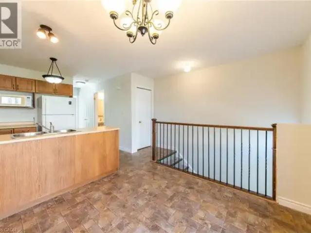 Townhouse 4 Bedroom For Rent Waterloo ON 2700 ES105467342