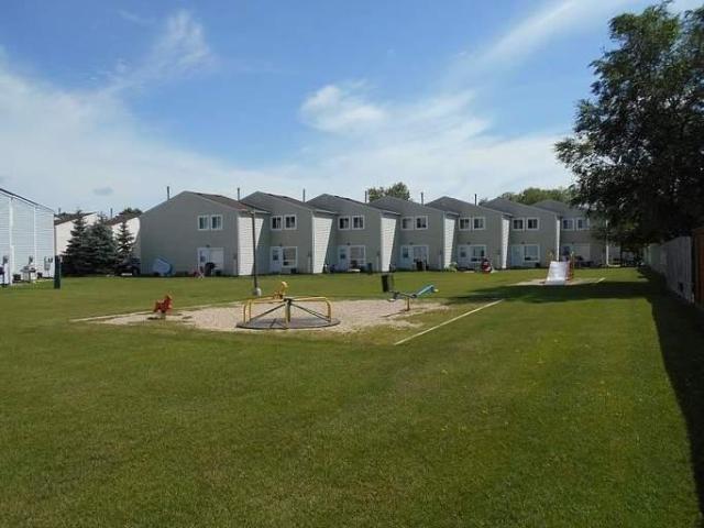 Townhouse 4 Bedroom For Rent Winnipeg MB 1899 ELS96587112