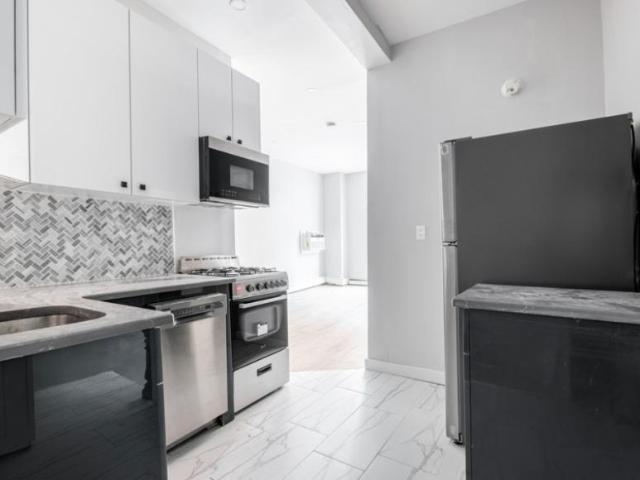 townhouse 5 bedroom, Bronx NY 10458 DLS58782096