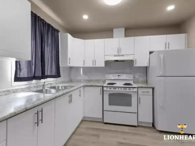 Townhouse 5 Bedroom For Rent London ON 2900 ES105704112