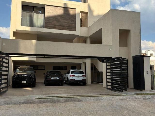 TOWNHOUSE CONCEPT RENTA AMUEBLADO