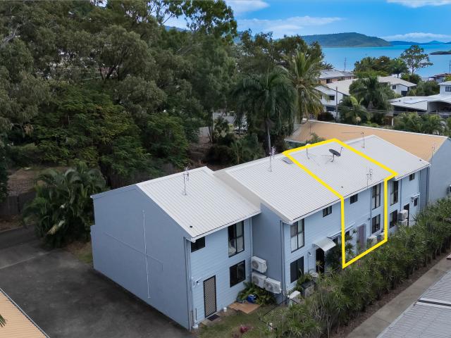 Townhouse Close To Beach, Parks And School