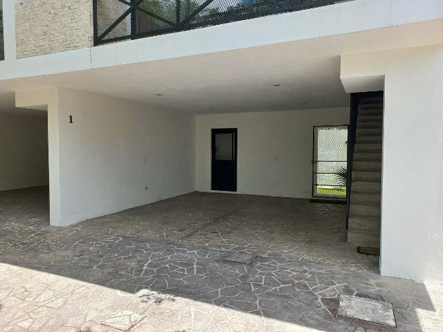 Townhouse Amueblado con 2 Recámaras y Piscina en el Fracc. Montebello Mérida