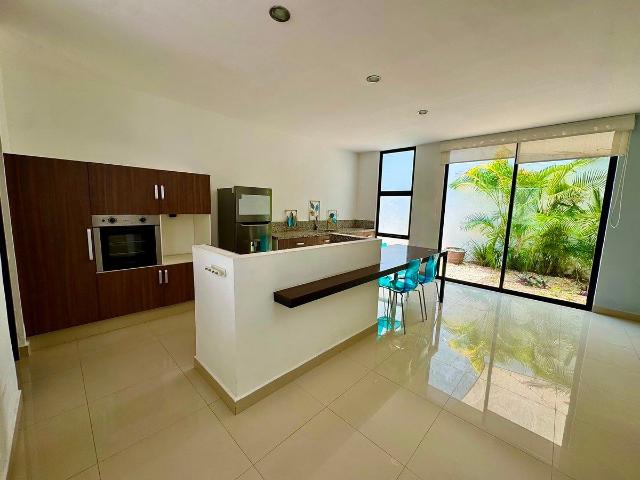 TOWNHOUSE AMUEBLADO EN RENTA EN MONTEBELLO