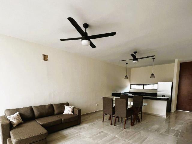 Townhouse amueblado en renta en Leandro valle