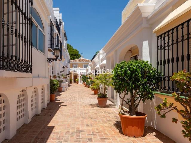 Townhouse · Aloha