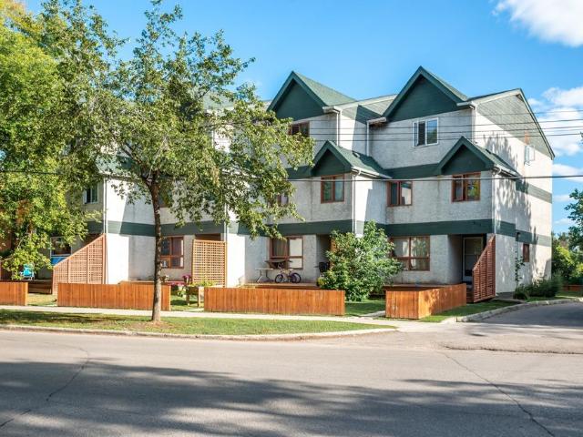 Townhouse Apartments