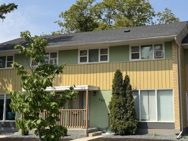 Townhouse Apartments